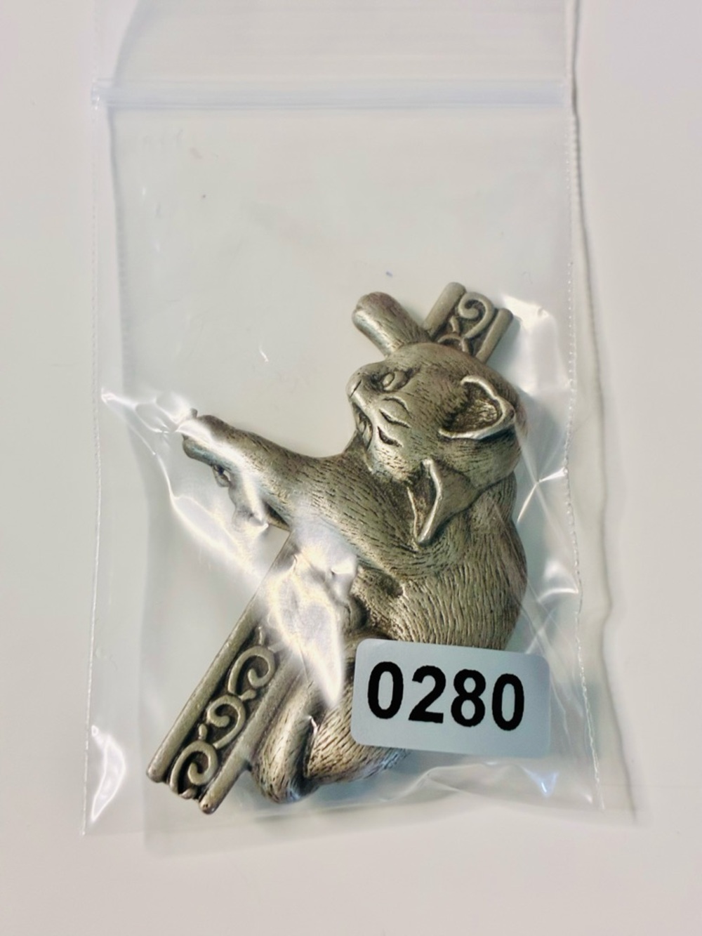 VTG Cat Brooch in Silver Tone with Dangling Mouse Charm Business Casual - Picture 12 of 12